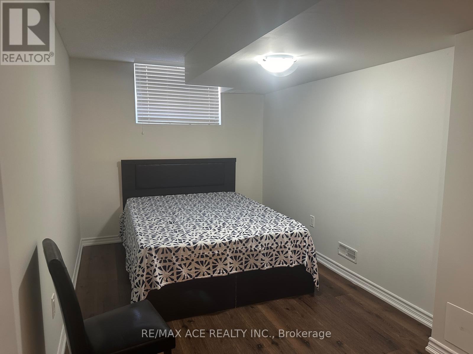 Bsmt - 50 Golden Springs Drive, Brampton, Ontario  L7A 0C7 - Photo 8 - W12280930