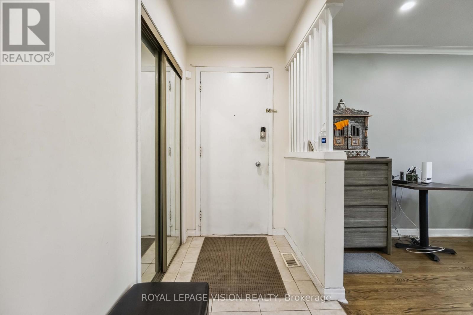 Property at 58 DOLLY VARDEN BOULEVARD W image 2