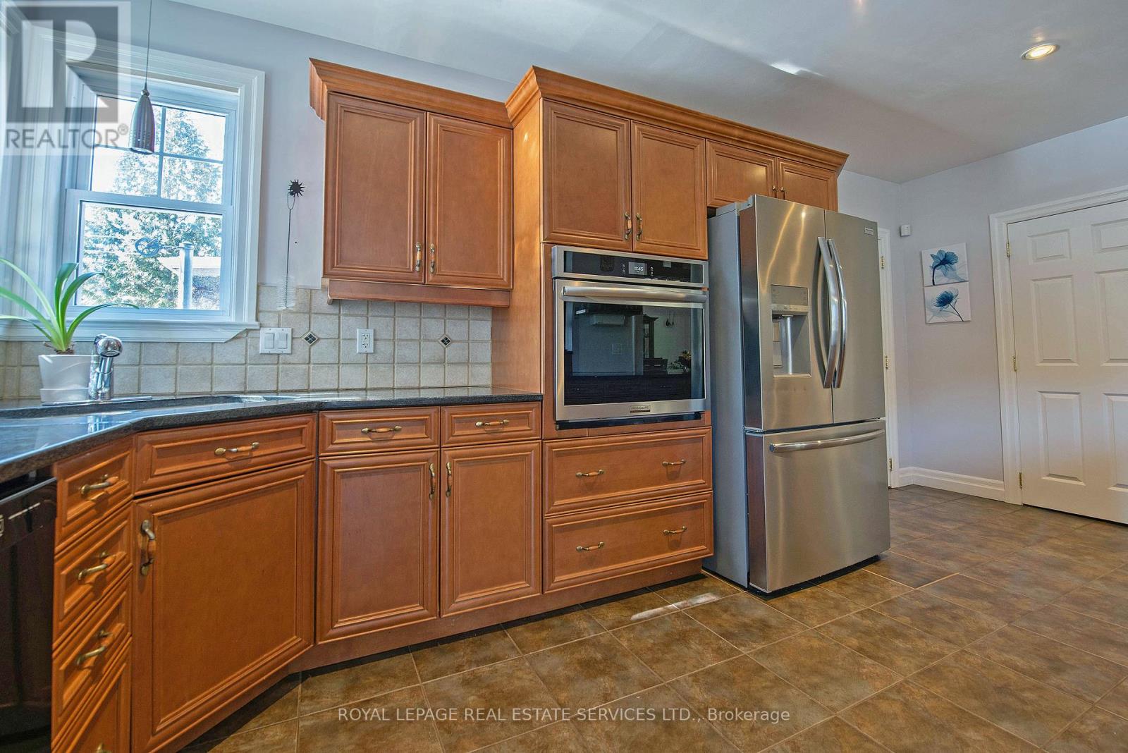 419 Princess Avenue, London East (East F), Ontario  N6B 2B2 - Photo 13 - X12280923