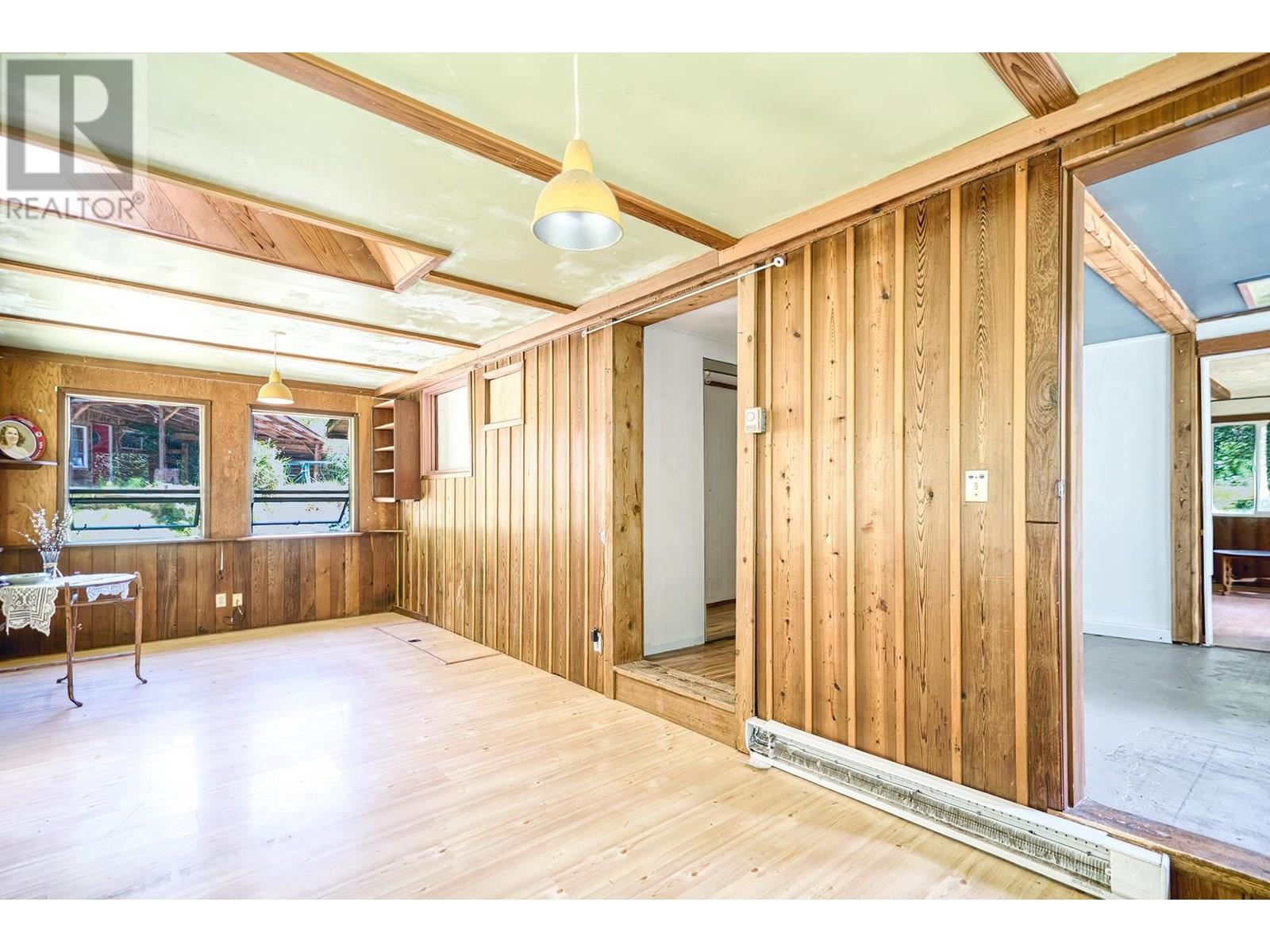 8200 Redrooffs Road, Halfmoon Bay, British Columbia  V7Z 1E2 - Photo 19 - R3026186
