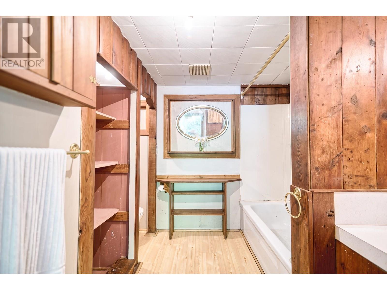 8200 Redrooffs Road, Halfmoon Bay, British Columbia  V7Z 1E2 - Photo 21 - R3026186