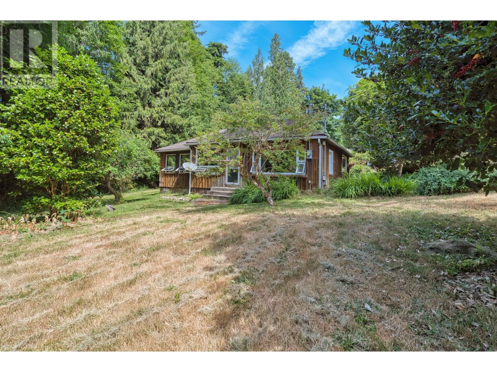 8200 Redrooffs Road, Halfmoon Bay, British Columbia  V7Z 1E2 - Photo 25 - R3026186