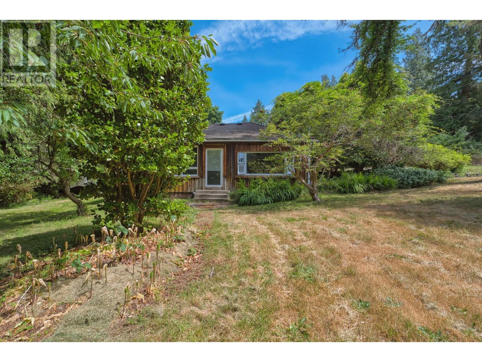 8200 Redrooffs Road, Halfmoon Bay, British Columbia  V7Z 1E2 - Photo 26 - R3026186