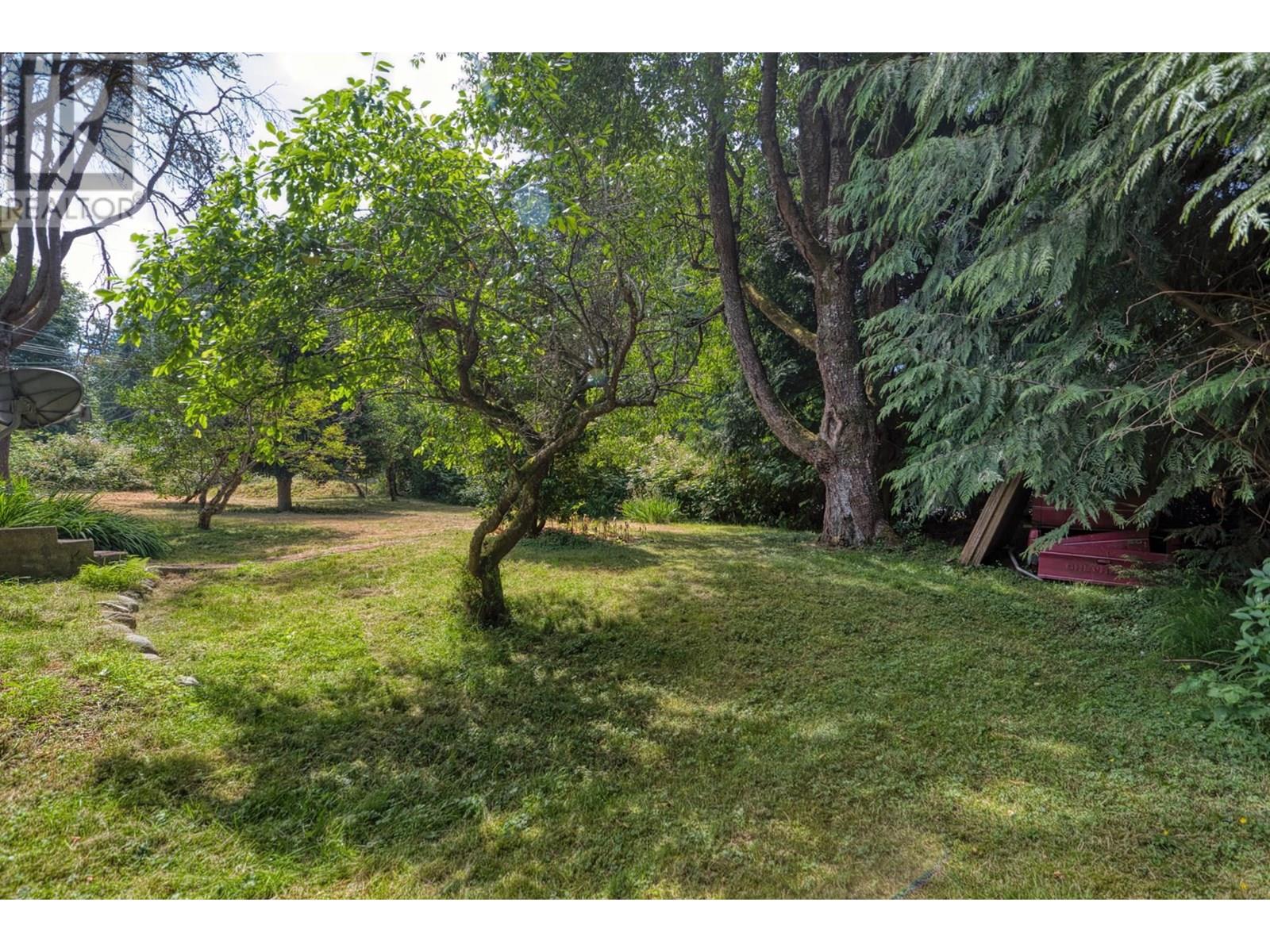 8200 Redrooffs Road, Halfmoon Bay, British Columbia  V7Z 1E2 - Photo 28 - R3026186