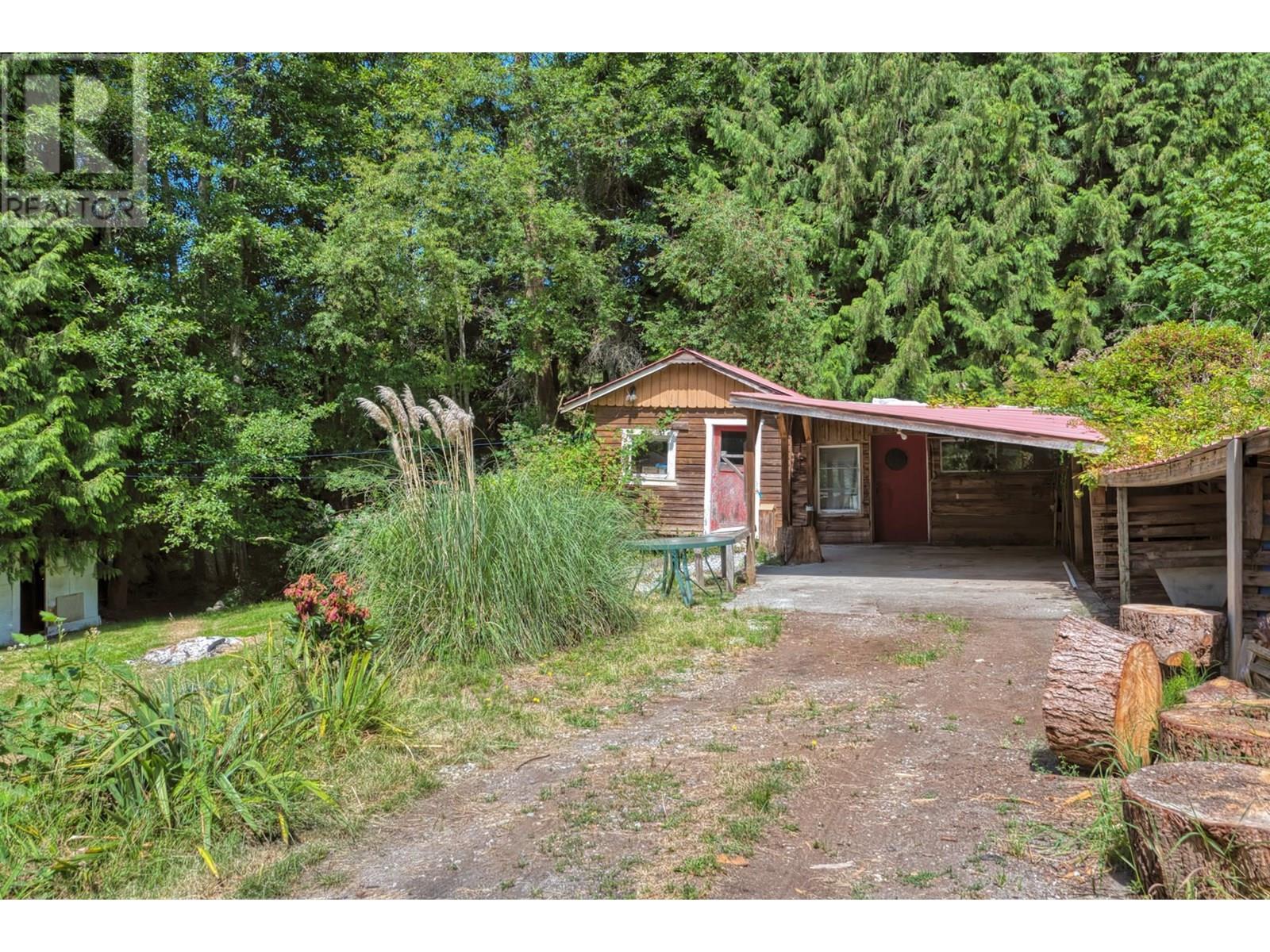 8200 Redrooffs Road, Halfmoon Bay, British Columbia  V7Z 1E2 - Photo 7 - R3026186