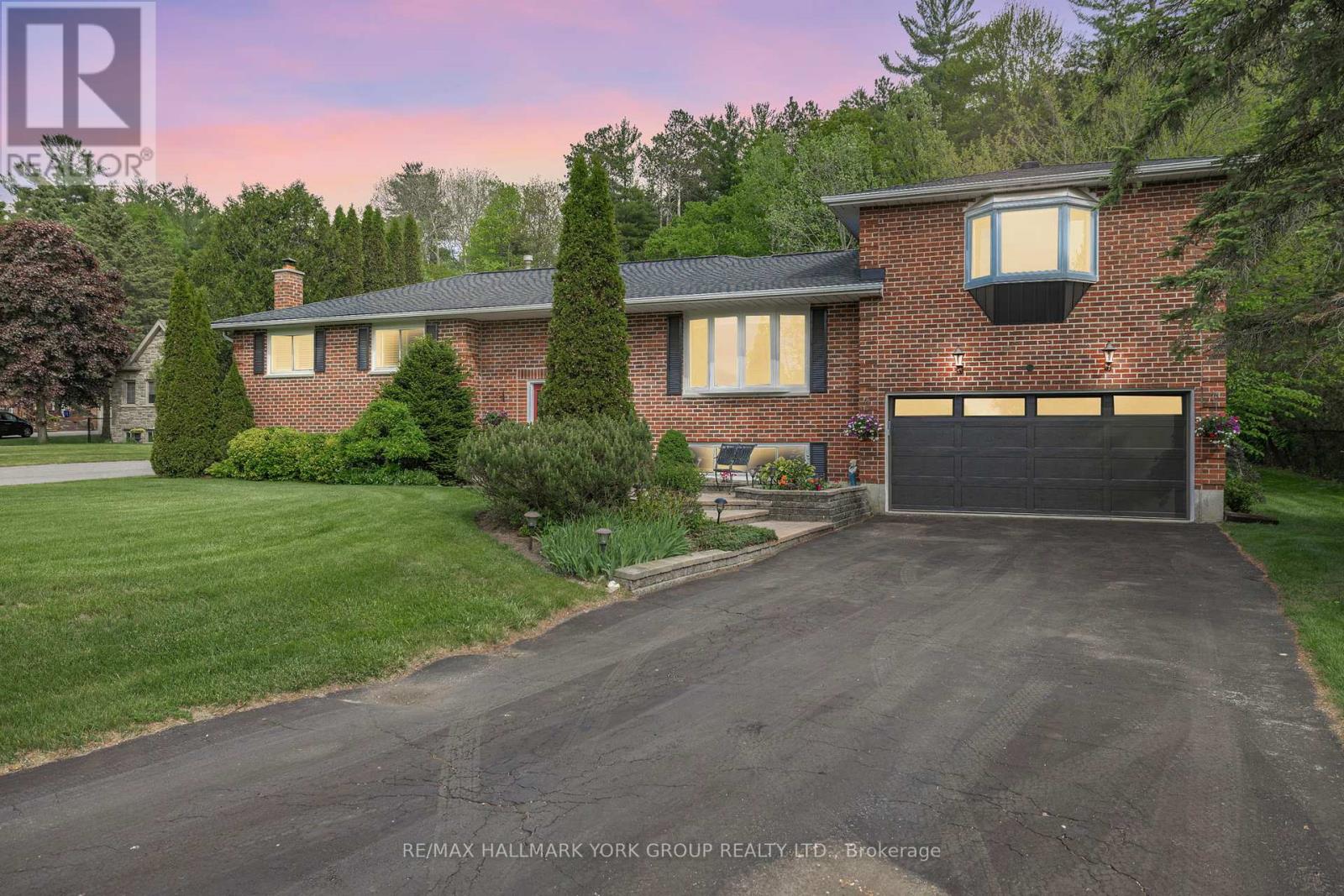Property at 14 ANCHOR COURT image 2