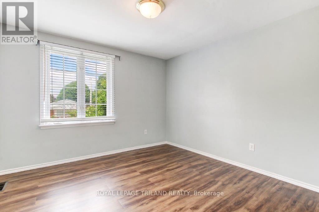23 Dyer Street, St. Thomas, Ontario  N5R 5K2 - Photo 18 - X12281008