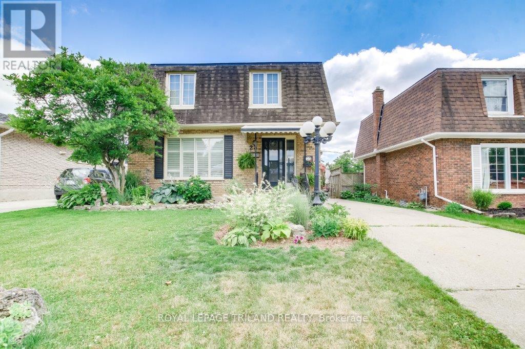 23 Dyer Street, St. Thomas, Ontario  N5R 5K2 - Photo 2 - X12281008