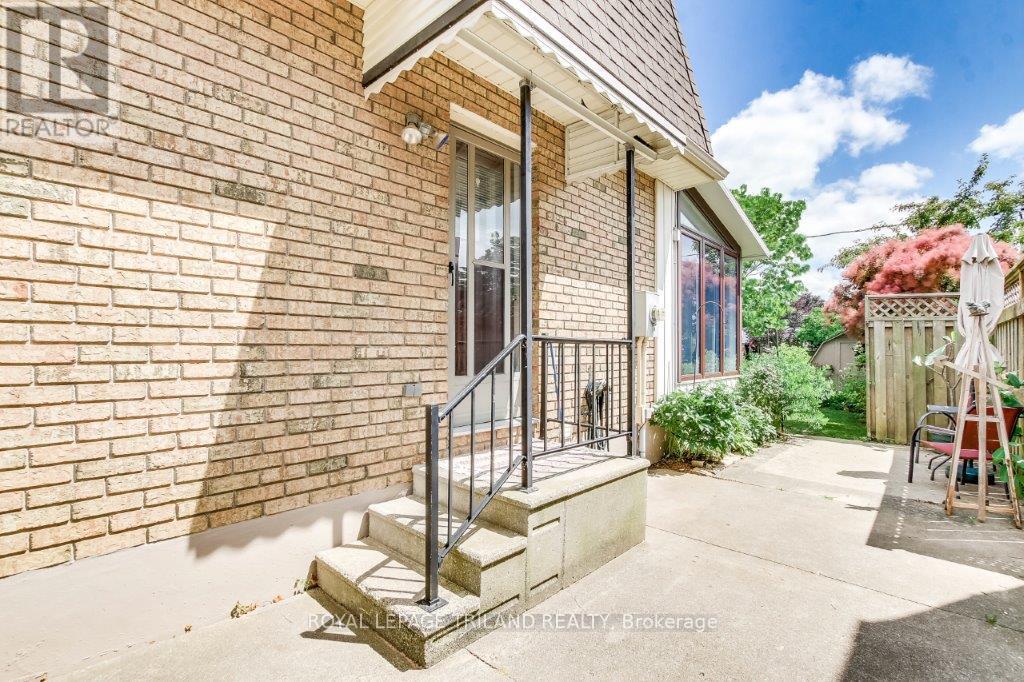 23 Dyer Street, St. Thomas, Ontario  N5R 5K2 - Photo 22 - X12281008