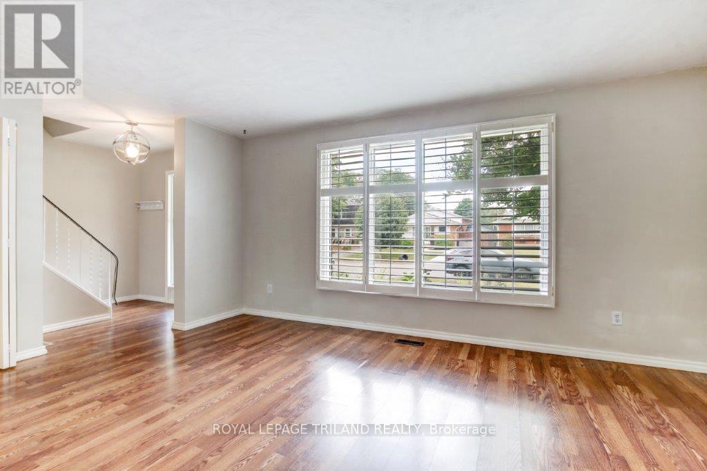 23 Dyer Street, St. Thomas, Ontario  N5R 5K2 - Photo 5 - X12281008