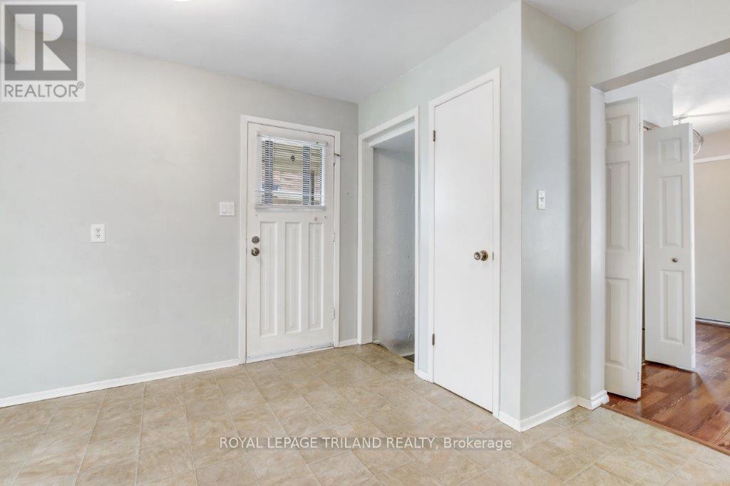 23 Dyer Street, St. Thomas, Ontario  N5R 5K2 - Photo 8 - X12281008