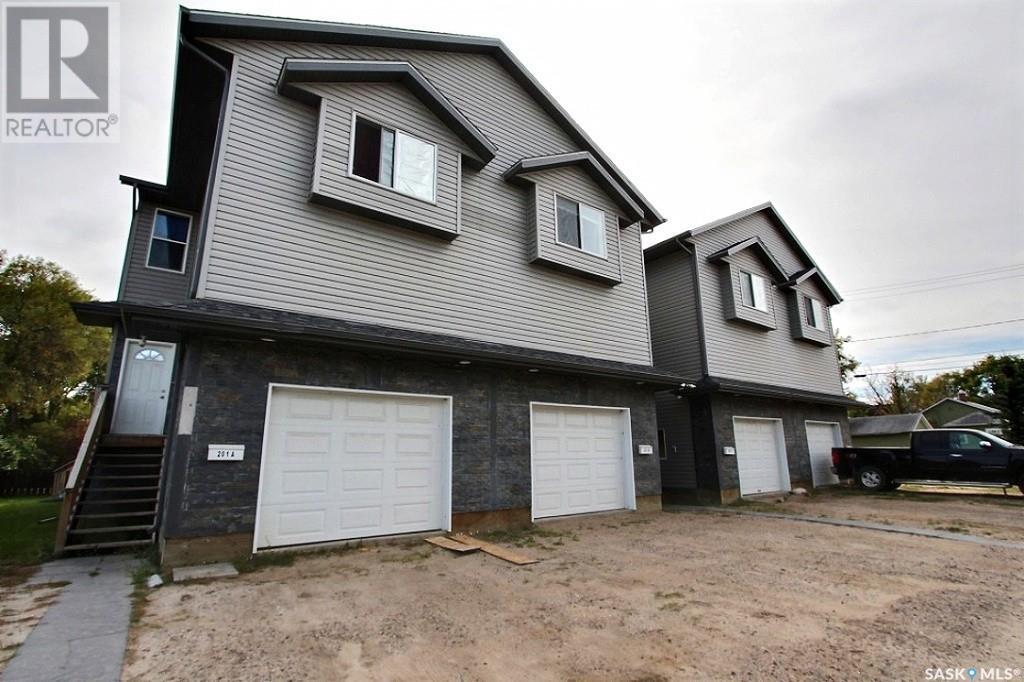 201 10th Street E, Prince Albert, Saskatchewan  S6V 0Y8 - Photo 1 - SK012370