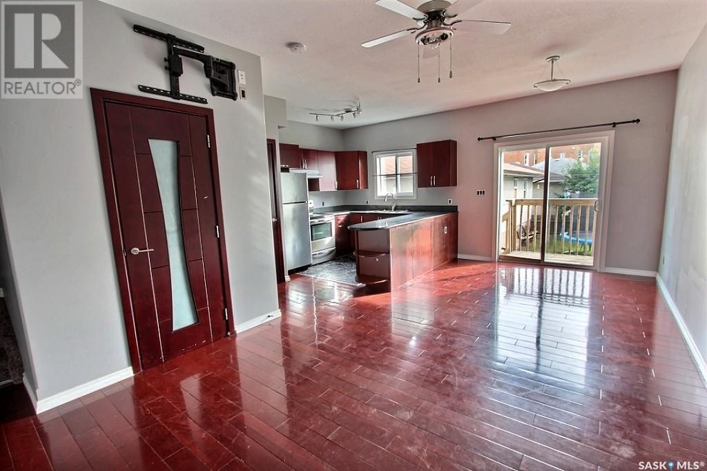 201 10th Street E, Prince Albert, Saskatchewan  S6V 0Y8 - Photo 3 - SK012370
