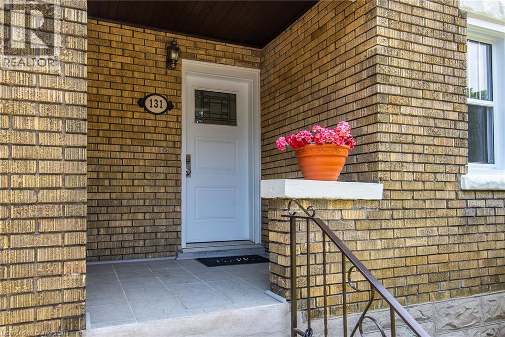 Property at 131 HOMEWOOD Avenue image 5