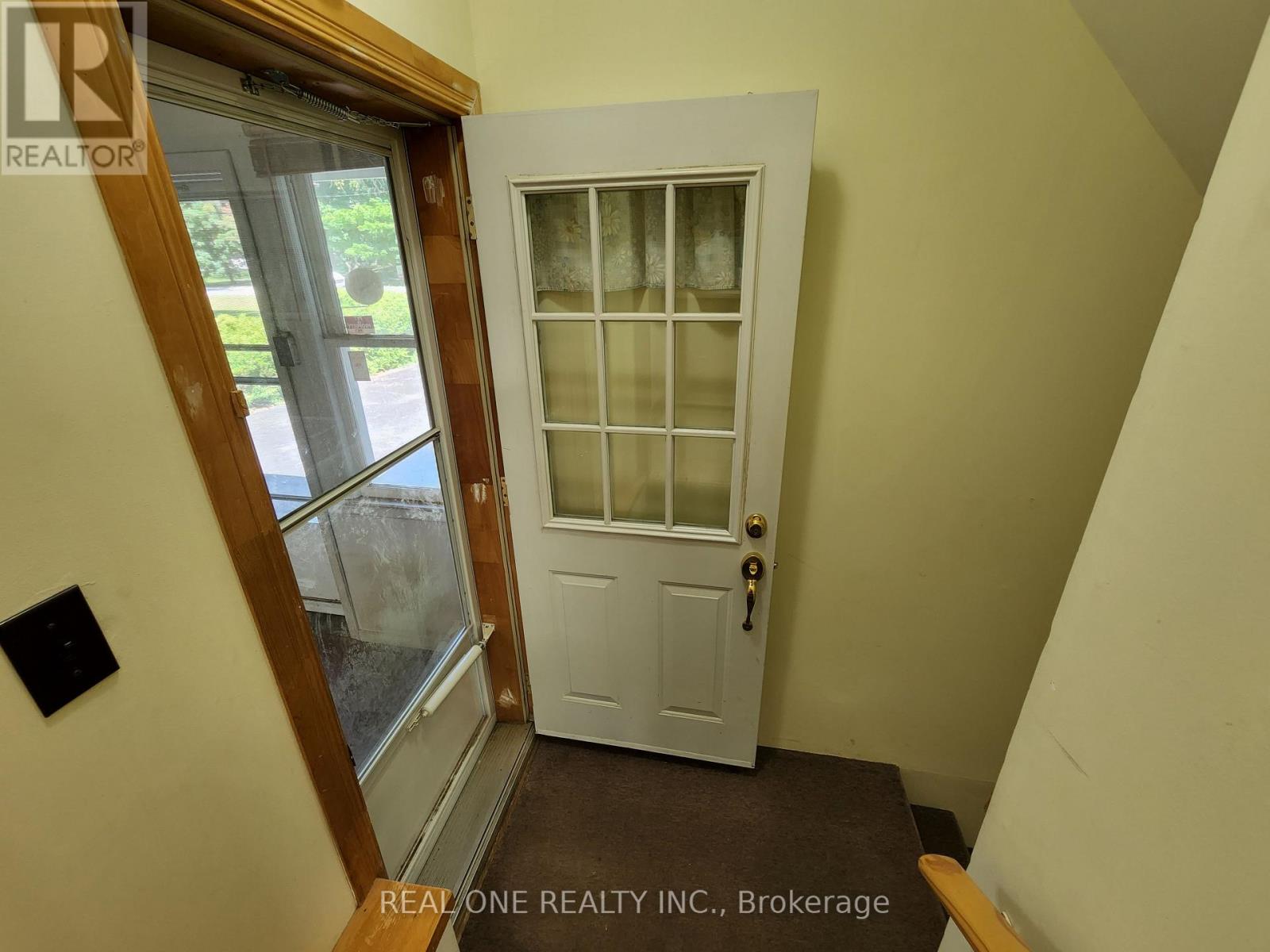 9 Erlane Avenue, Markham, Ontario  L3P 1C8 - Photo 5 - N12280977