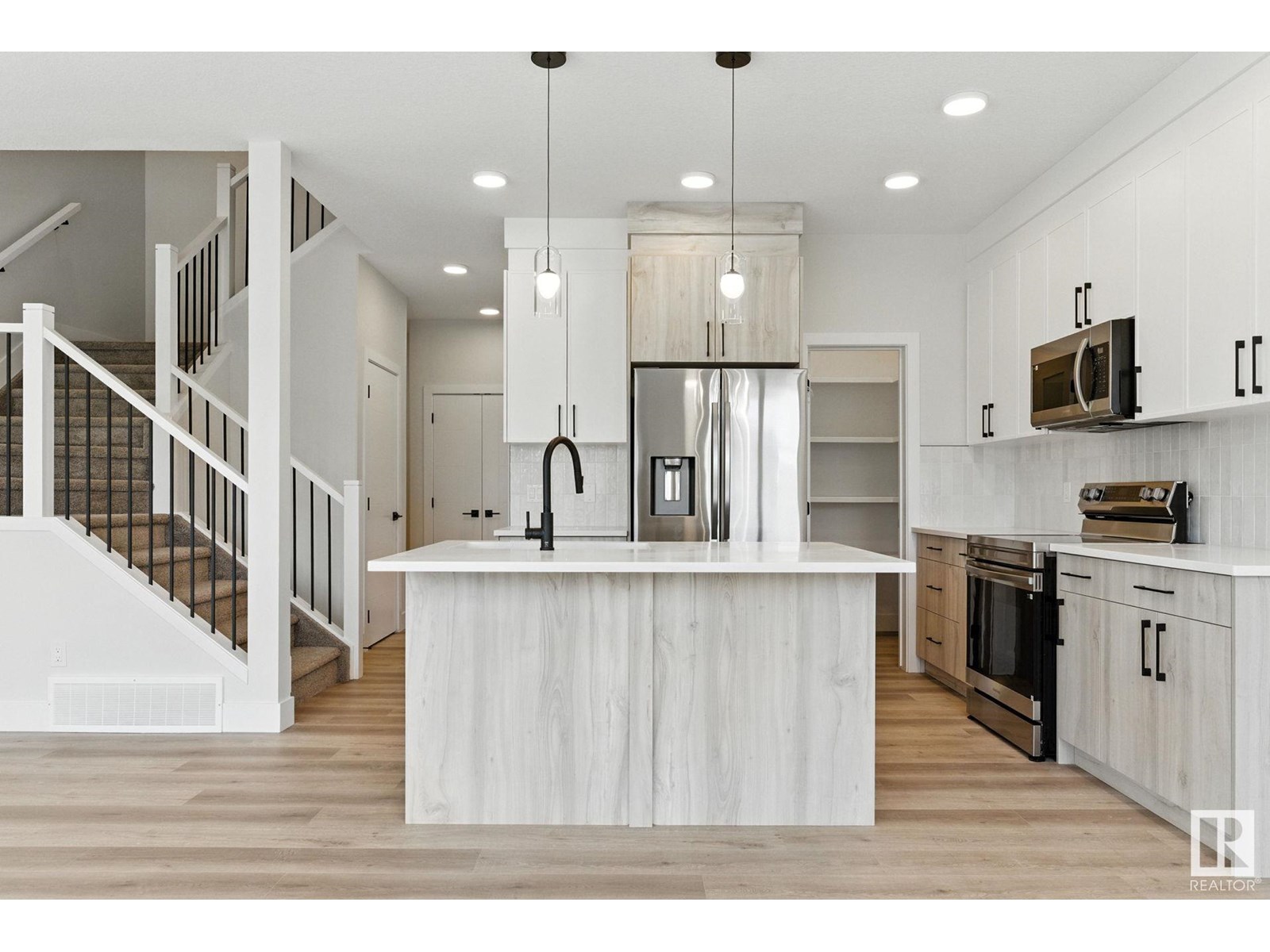 Property at 8823 181 AV NW image 5