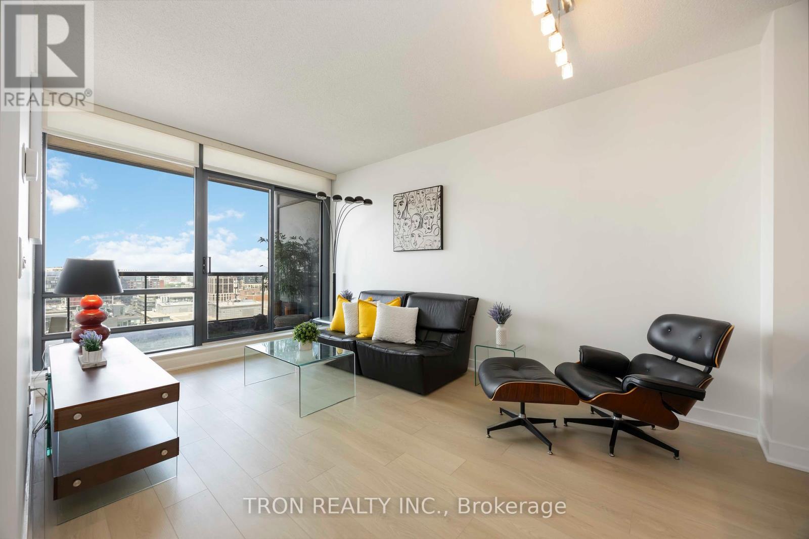 1905 - 438 King Street W, Toronto, Ontario  M5V 3T9 - Photo 12 - C12280725
