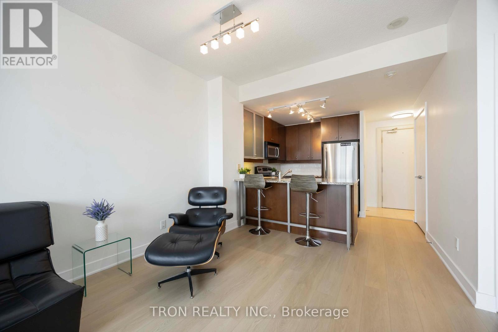 1905 - 438 King Street W, Toronto, Ontario  M5V 3T9 - Photo 19 - C12280725