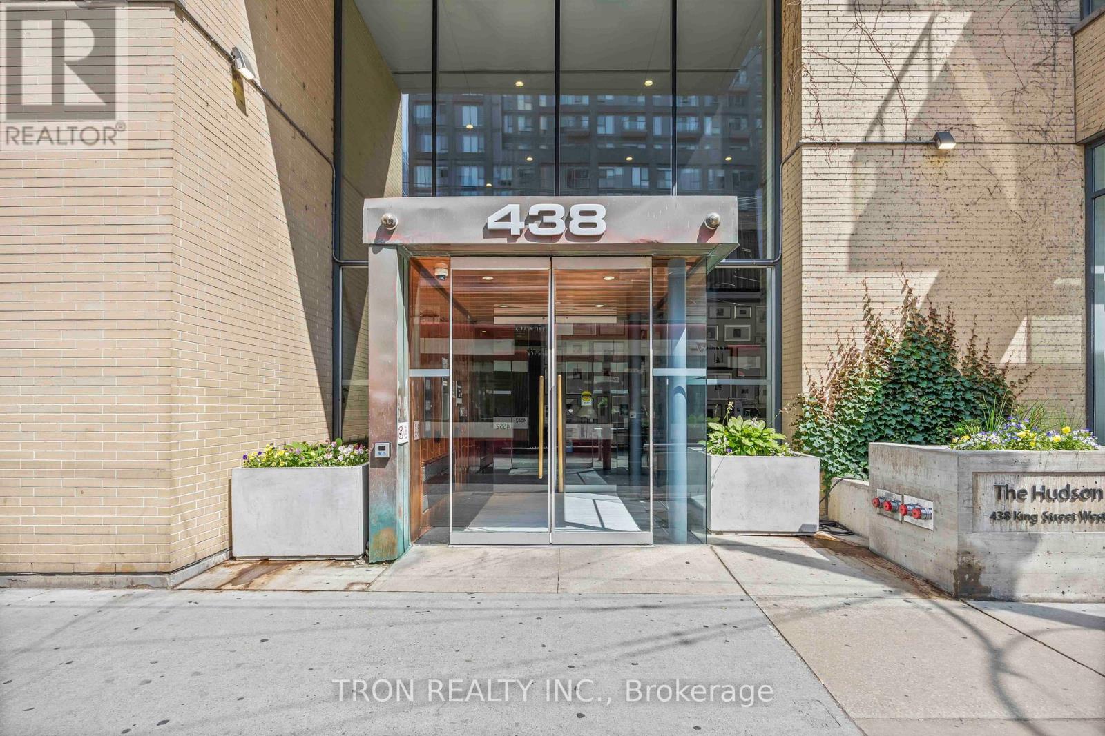 1905 - 438 King Street W, Toronto, Ontario  M5V 3T9 - Photo 2 - C12280725
