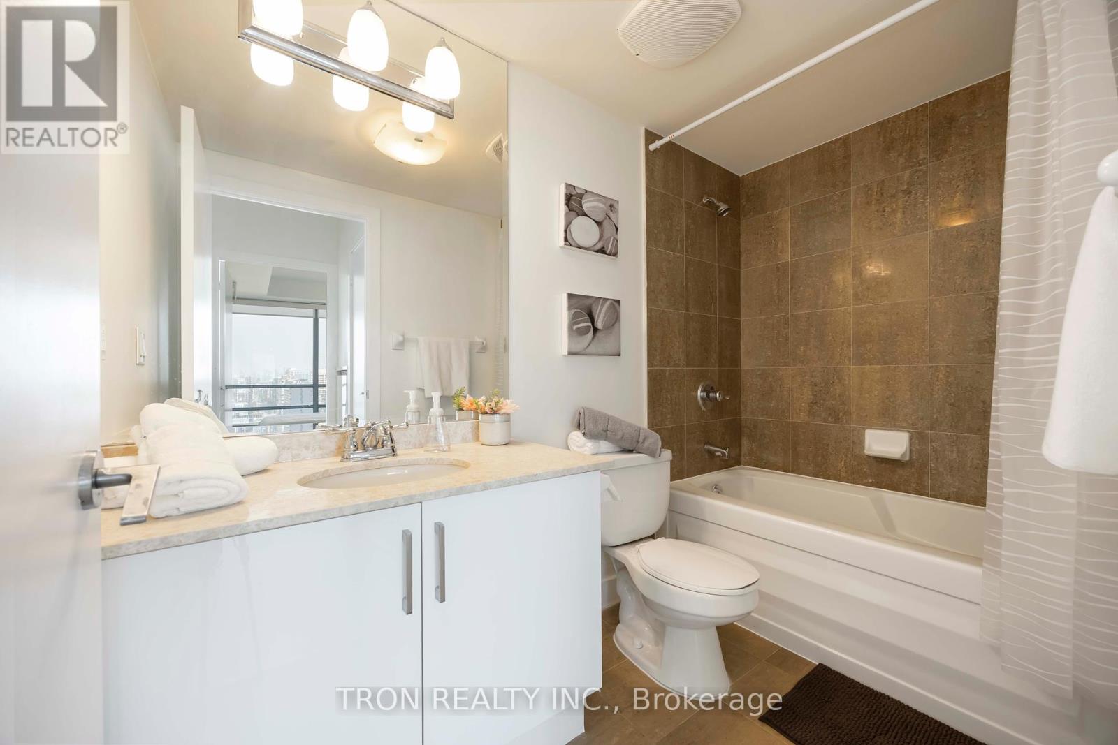 1905 - 438 King Street W, Toronto, Ontario  M5V 3T9 - Photo 21 - C12280725