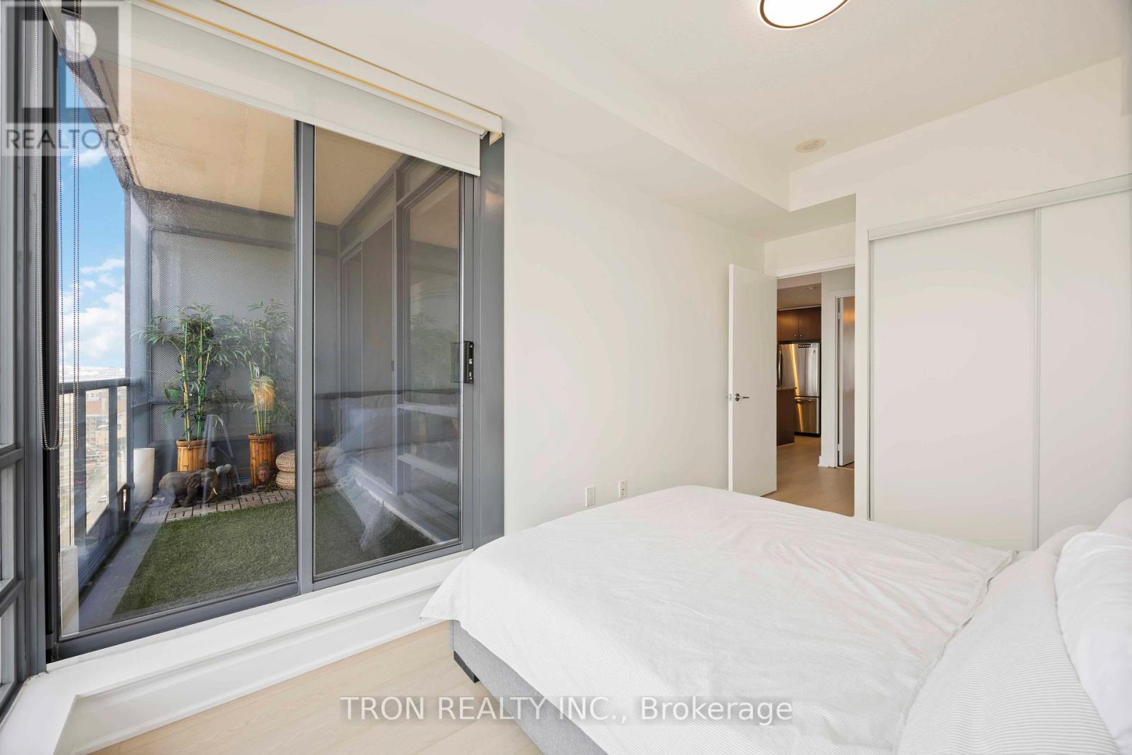 1905 - 438 King Street W, Toronto, Ontario  M5V 3T9 - Photo 24 - C12280725
