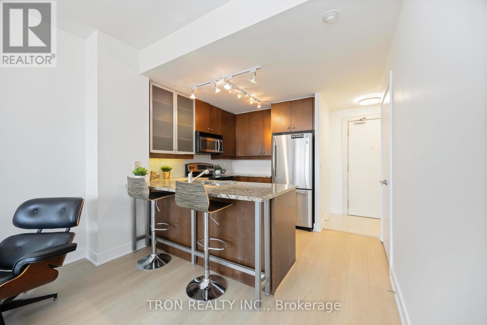 1905 - 438 King Street W, Toronto, Ontario  M5V 3T9 - Photo 7 - C12280725