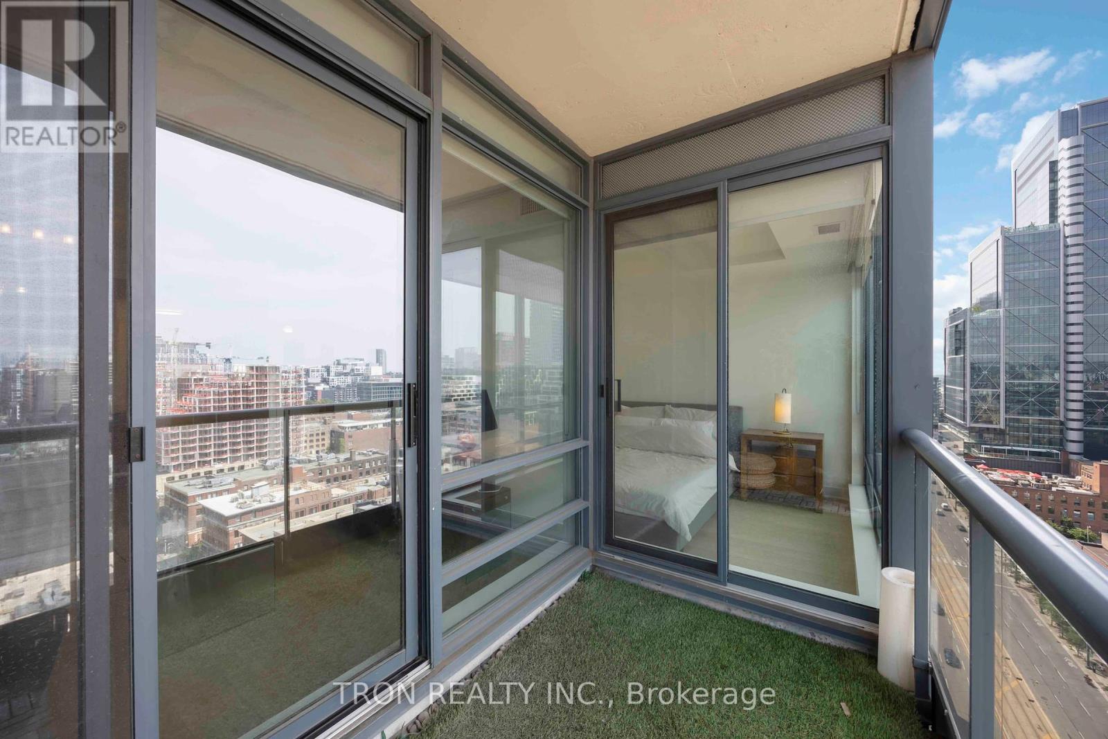 1905 - 438 King Street W, Toronto, Ontario  M5V 3T9 - Photo 27 - C12280725