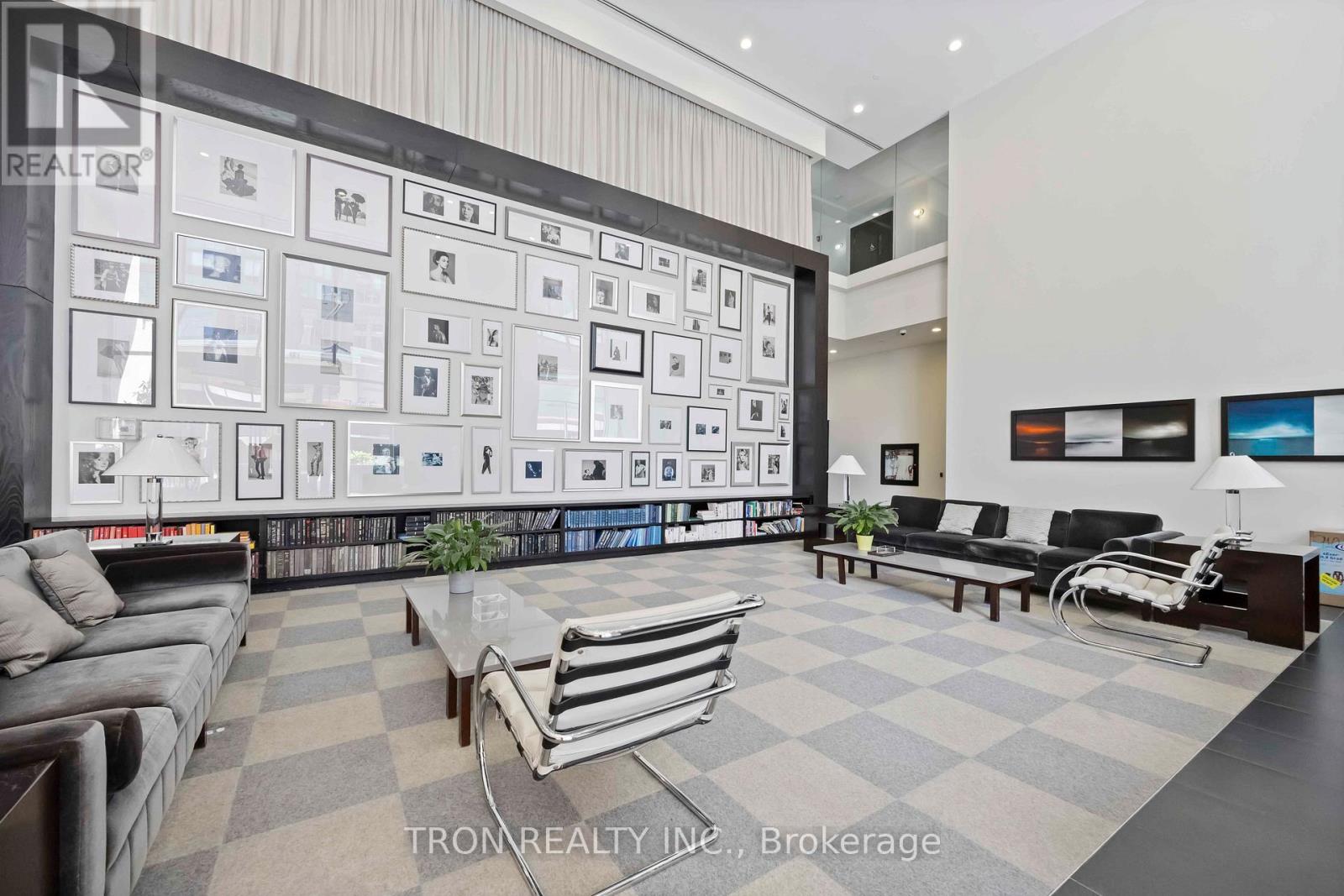 1905 - 438 King Street W, Toronto, Ontario  M5V 3T9 - Photo 3 - C12280725