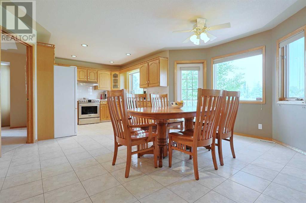 Property at 116 Hampshire Grove NW image 3