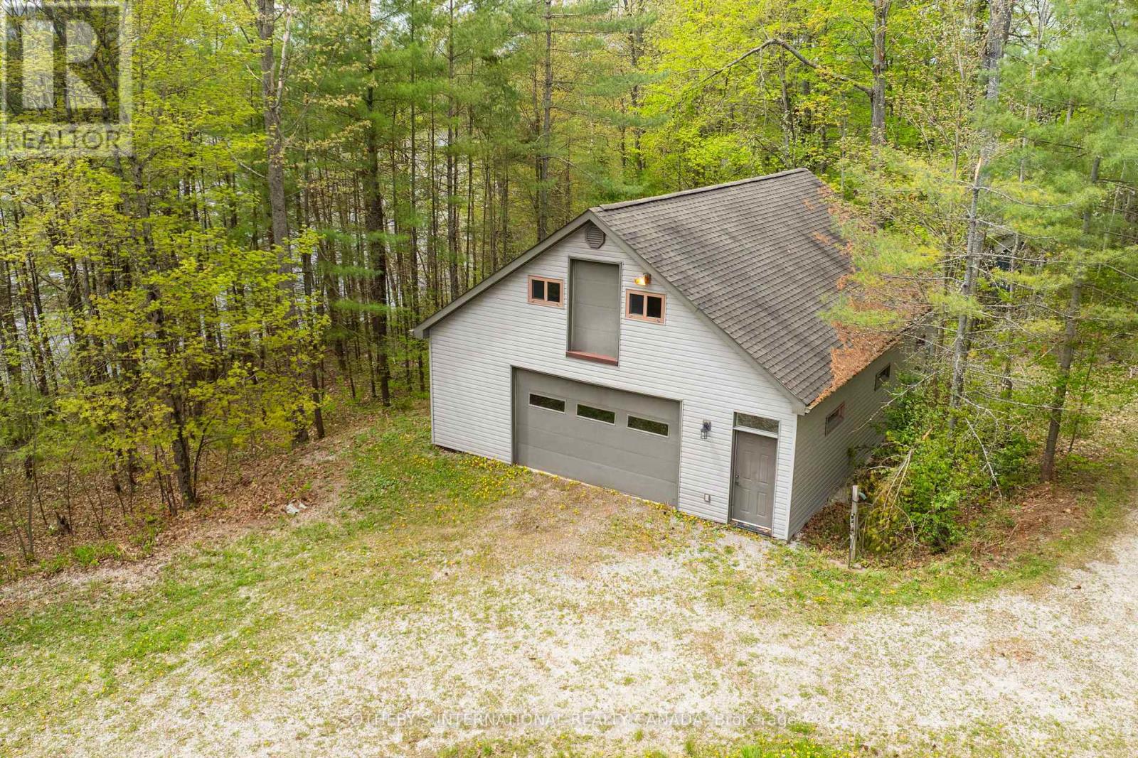 1074 Cooks Road, Gravenhurst (Ryde), Ontario  P1P 1R3 - Photo 4 - X12281026