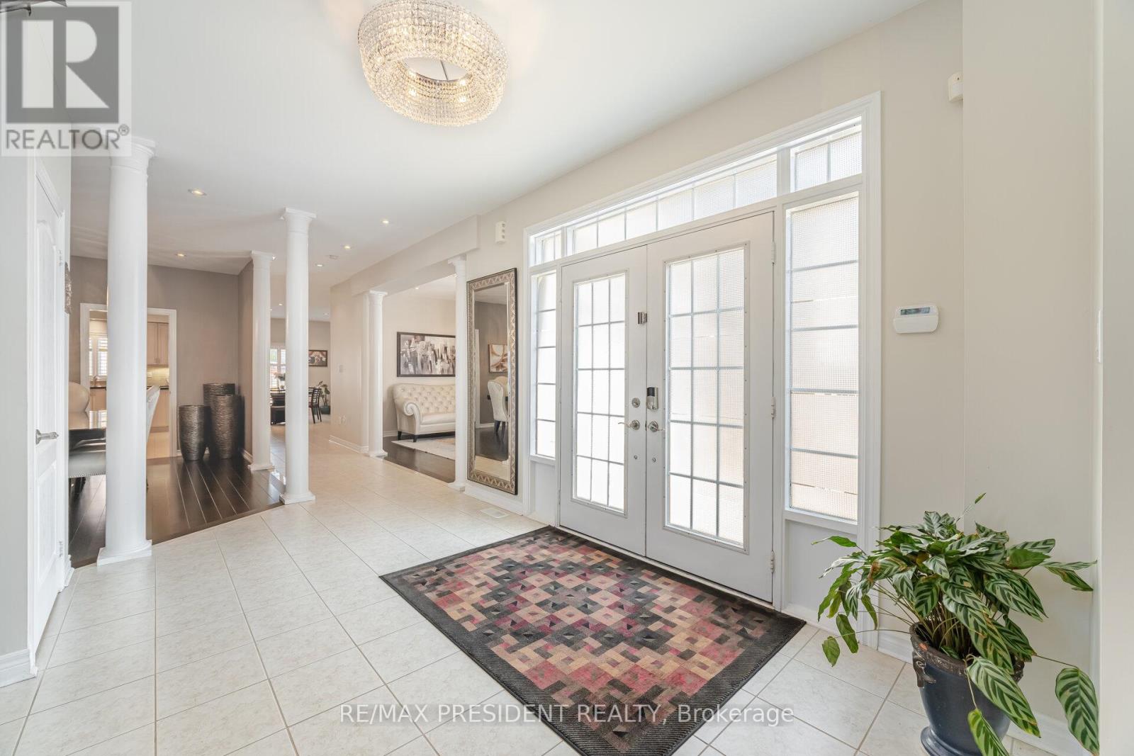 Property at 12 VALLEYRIDGE CRESCENT image 4