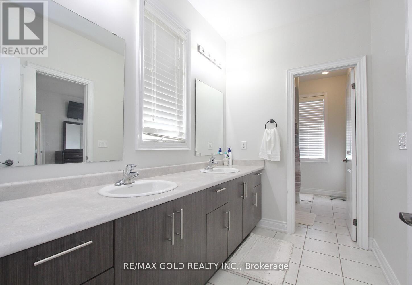 14 Ladbrook Crescent, Brampton (Credit Valley), Ontario  L6X 5H6 - Photo 24 - W12281047