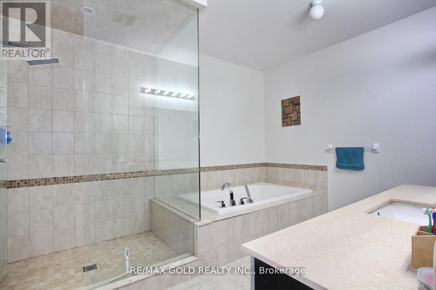 14 Ladbrook Crescent, Brampton (Credit Valley), Ontario  L6X 5H6 - Photo 30 - W12281047
