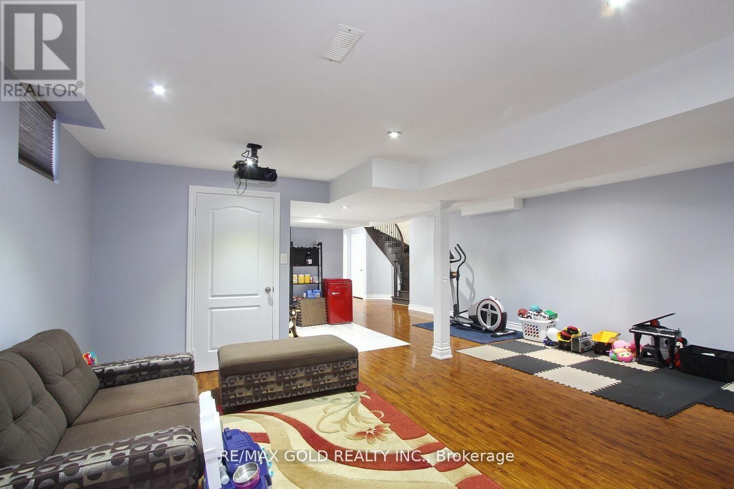 14 Ladbrook Crescent, Brampton (Credit Valley), Ontario  L6X 5H6 - Photo 35 - W12281047