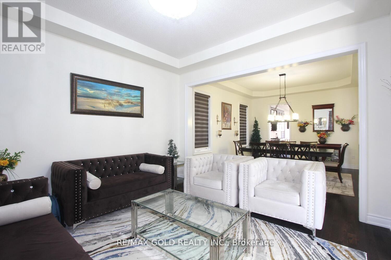 14 Ladbrook Crescent, Brampton (Credit Valley), Ontario  L6X 5H6 - Photo 7 - W12281047