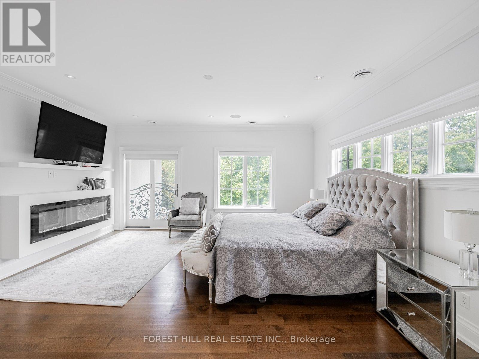 302 Pinehurst Drive W, Oakville, Ontario  L6J 4X3 - Photo 19 - W12274424