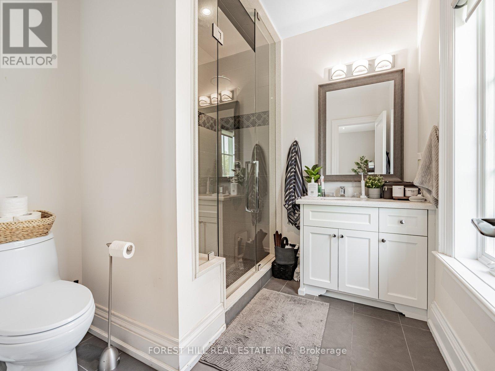 302 Pinehurst Drive W, Oakville, Ontario  L6J 4X3 - Photo 24 - W12274424