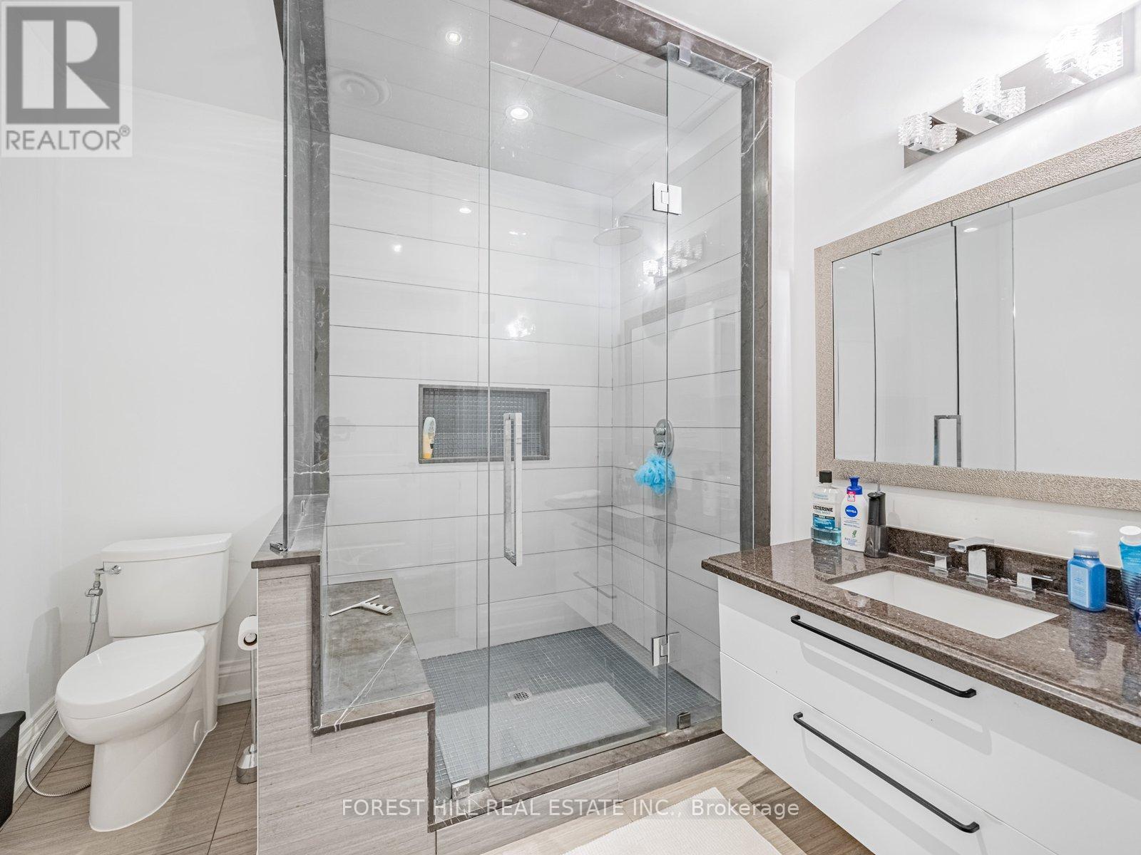 302 Pinehurst Drive W, Oakville, Ontario  L6J 4X3 - Photo 37 - W12274424