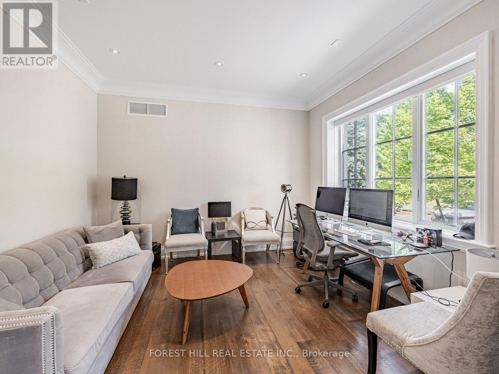 302 Pinehurst Drive W, Oakville, Ontario  L6J 4X3 - Photo 6 - W12274424