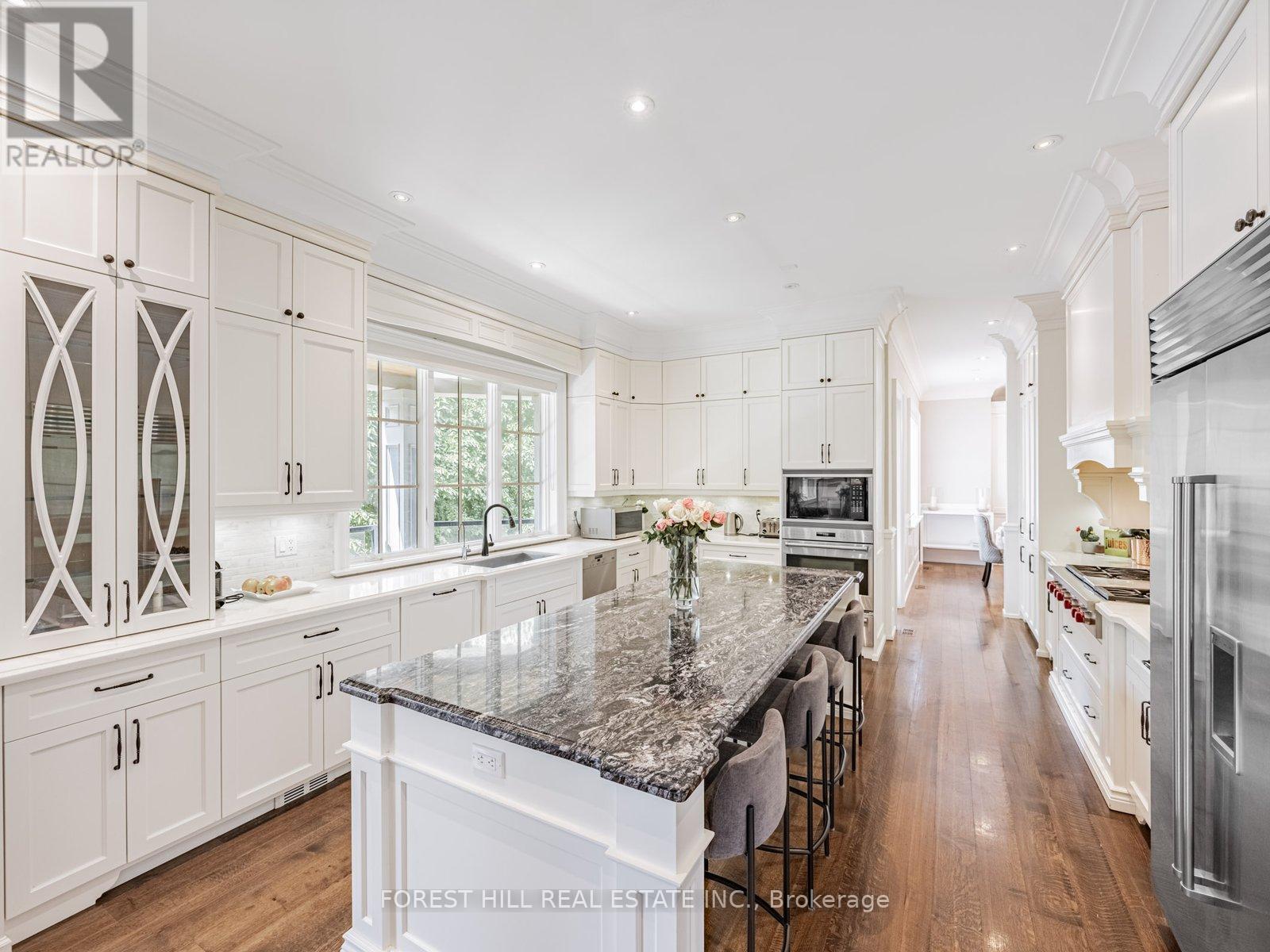 302 Pinehurst Drive W, Oakville, Ontario  L6J 4X3 - Photo 10 - W12274424