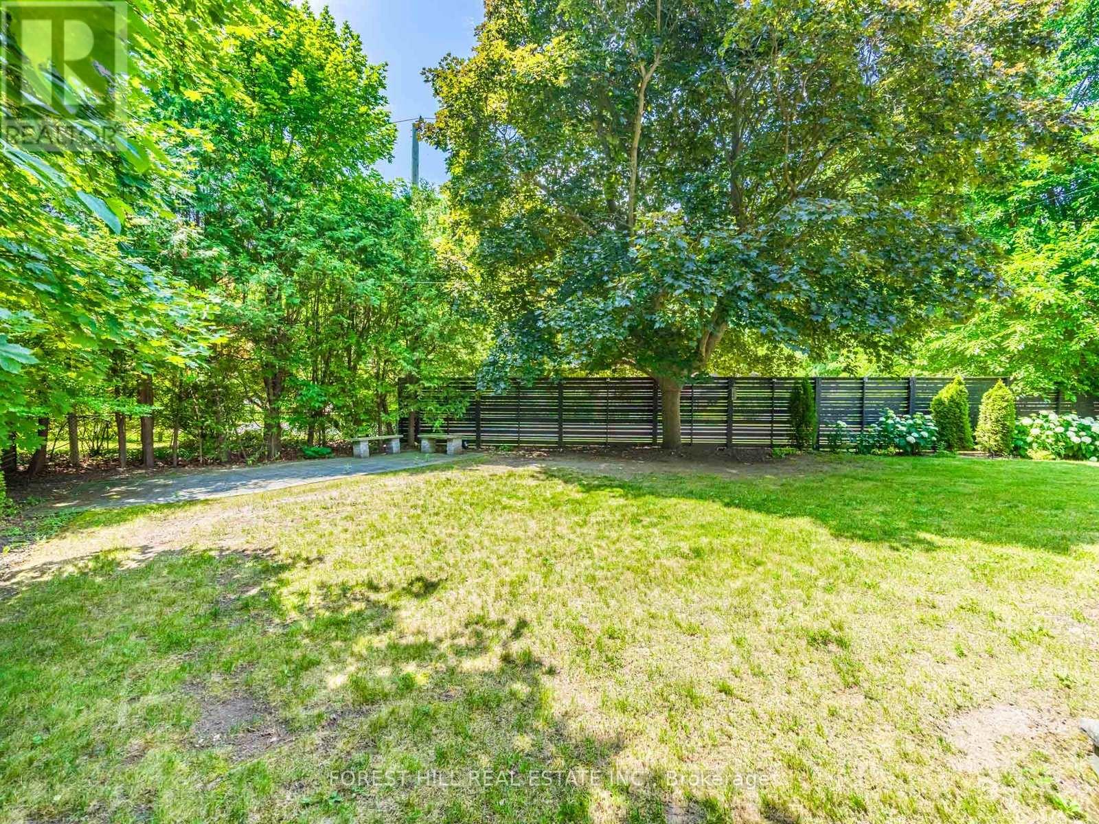 302 Pinehurst Drive W, Oakville, Ontario  L6J 4X3 - Photo 44 - W12274424
