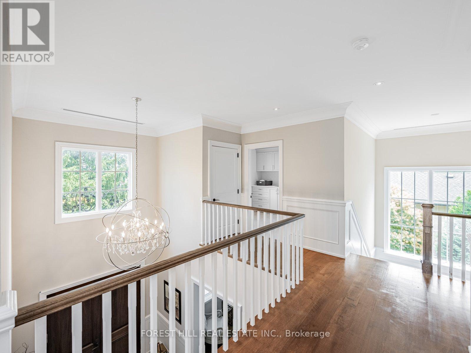 302 Pinehurst Drive W, Oakville, Ontario  L6J 4X3 - Photo 17 - W12274424