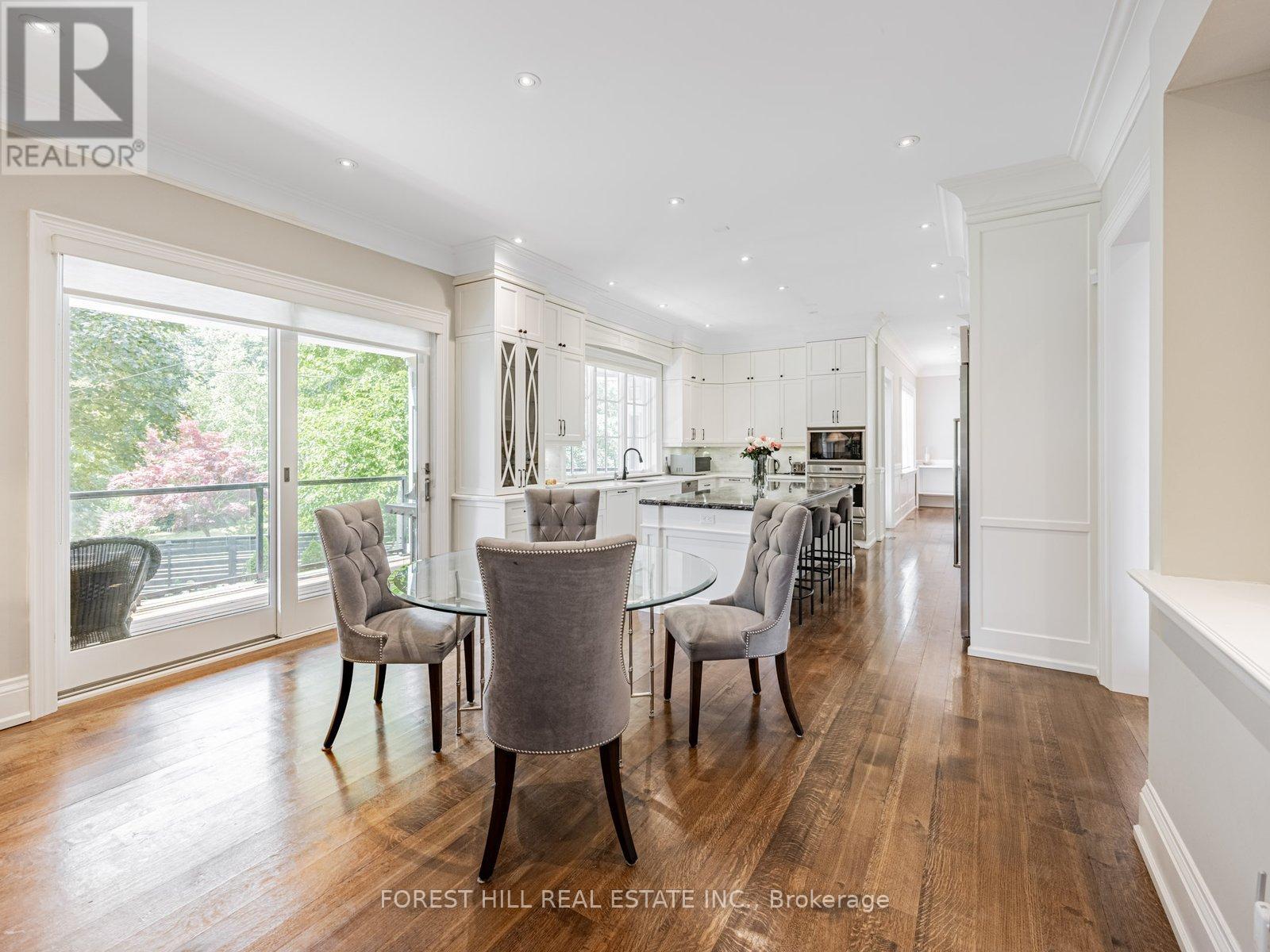 302 Pinehurst Drive W, Oakville, Ontario  L6J 4X3 - Photo 9 - W12274424