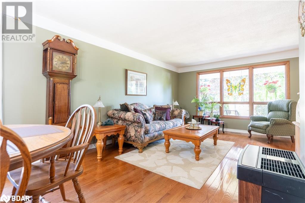 Property at 10 GRAND Place image 3