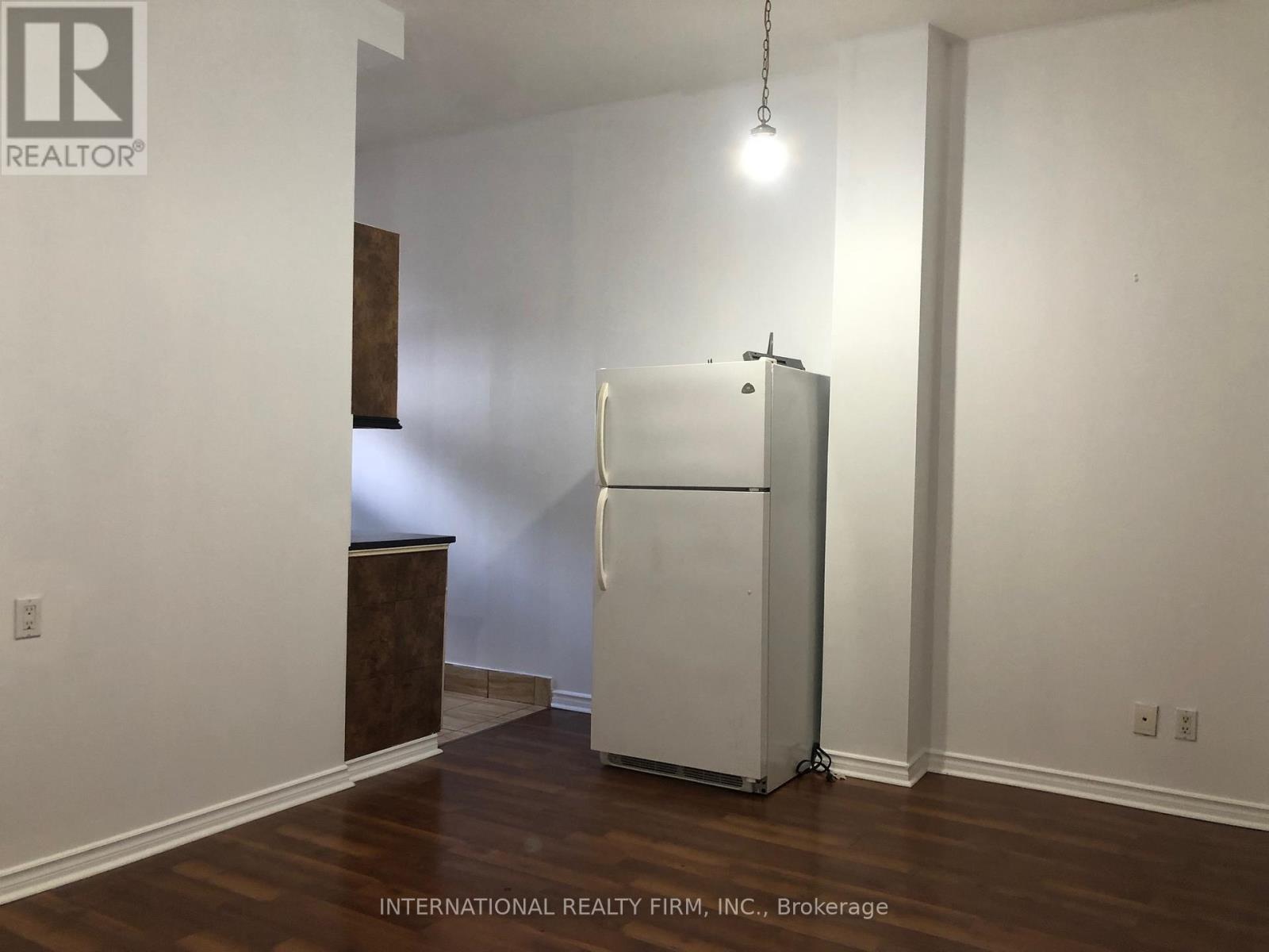 Main - 1272 Danforth Avenue, Toronto, Ontario  M4J 1M6 - Photo 2 - E12281092