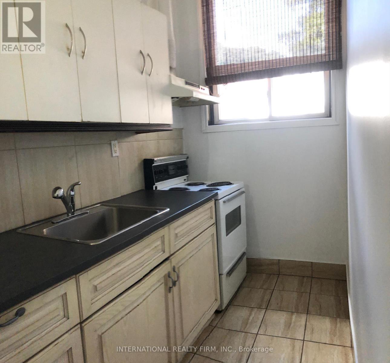 Main - 1272 Danforth Avenue, Toronto, Ontario  M4J 1M6 - Photo 3 - E12281092