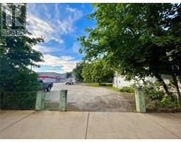 219 Broadway Street W, nakusp, British Columbia
