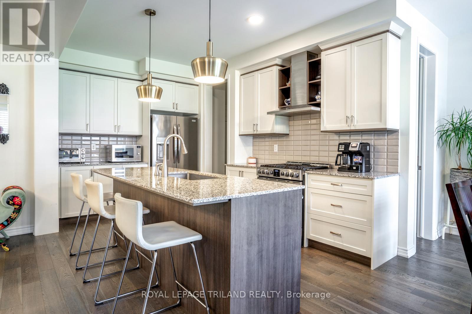 63 Ten Pines Road, Vaughan (Kleinburg), Ontario  L4H 5B4 - Photo 11 - N12281174