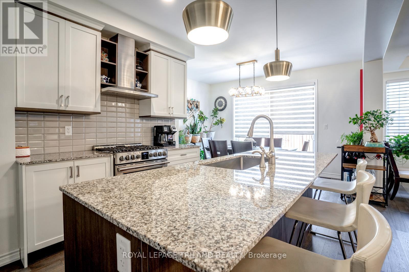 63 Ten Pines Road, Vaughan (Kleinburg), Ontario  L4H 5B4 - Photo 13 - N12281174