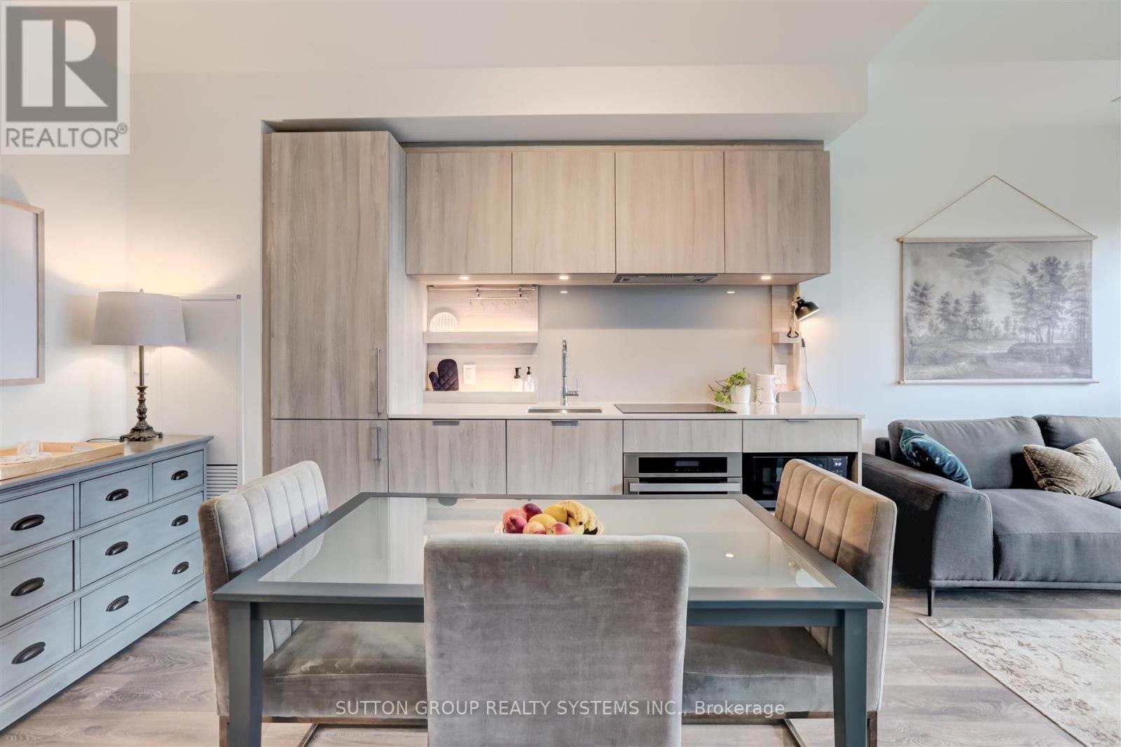 807 - 28 Ann Street, Mississauga, Ontario  L5G 3G1 - Photo 4 - W12242004
